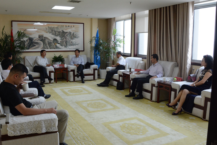 全國(guó)政協(xié)委員、安徽政協(xié)原副主席王鶴齡等一行領(lǐng)導(dǎo)來我局考察指導(dǎo)